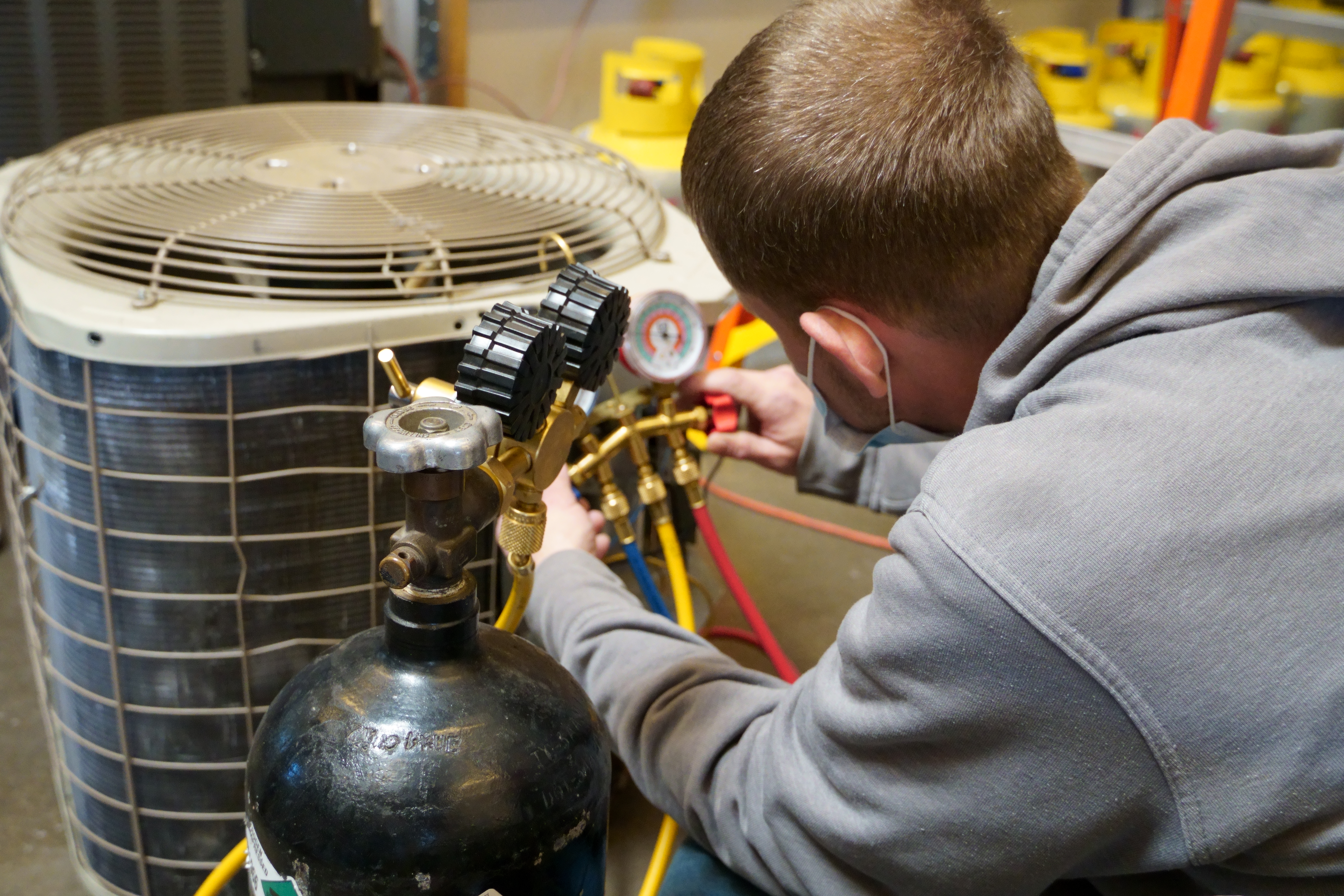 Students_with_HVAC_Equipment_35.JPG