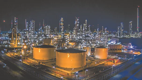 TW0723_oil refinery.jpg