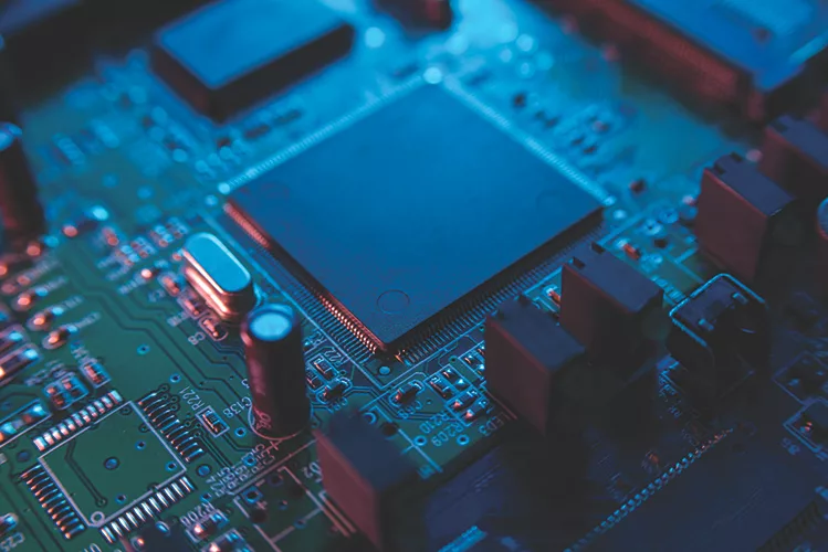 Tw0723_microcircuit with chip.jpg