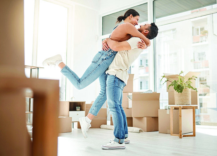 TW0823_couple excited about buying house.jpg
