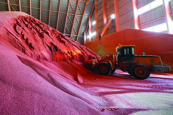 TW1023_red potassium agriculture fertilizer.jpg