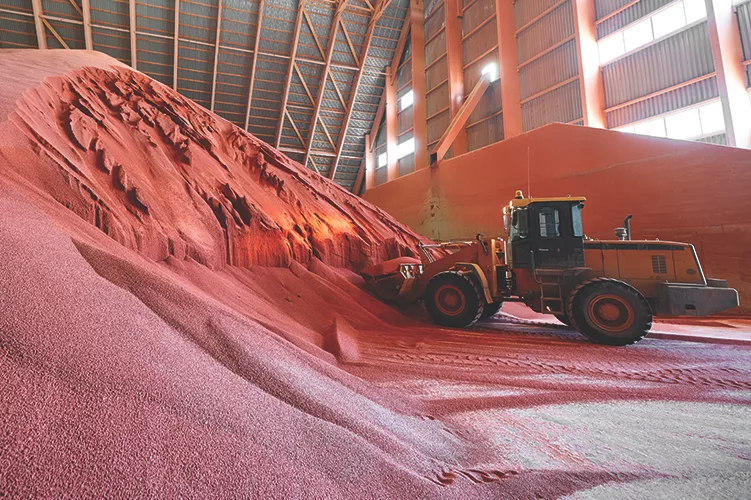 TW1023_red potassium agriculture fertilizer.jpg
