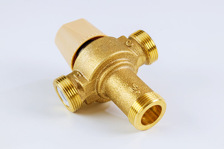 PE0124_brass thermostatic mixing valve.jpg