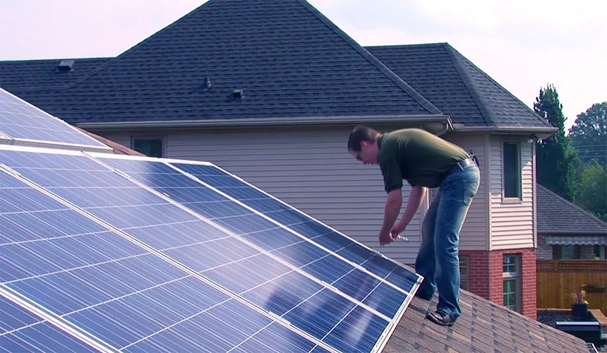 PE0224_Nagy-Solar rooftop.jpg