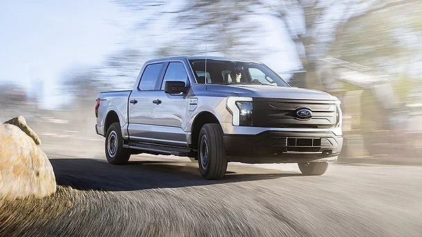 PE0324_Ford F-150 Lightning Pro.jpg