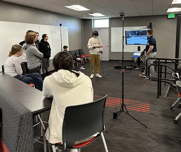 PE0725_Imig-high school engineering students and VR.jpg