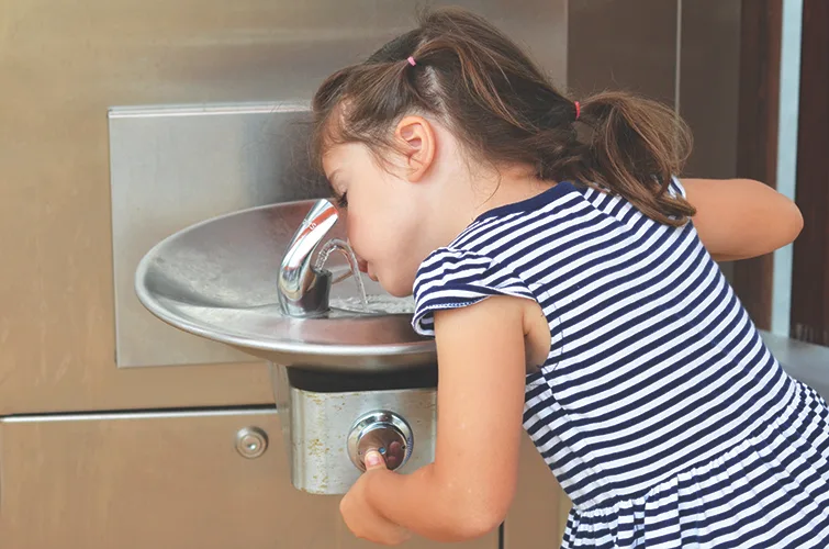 TW0926_little girl at drinking fountain.jpg
