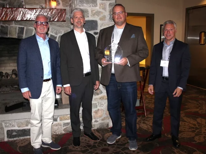 APR Supply Co. Honors Top Vendors at 22nd Annual Buying Show 2.jpg
