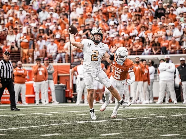 Diego Pavia Wins 2025 Johnny Unitas Golden Arm Award Presented by A. O. Smith.jpg