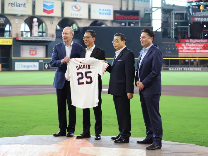 Houston Astros Announce New Ballpark Naming Rights Partnership with Daikin Comfort Technologies 2.jpg