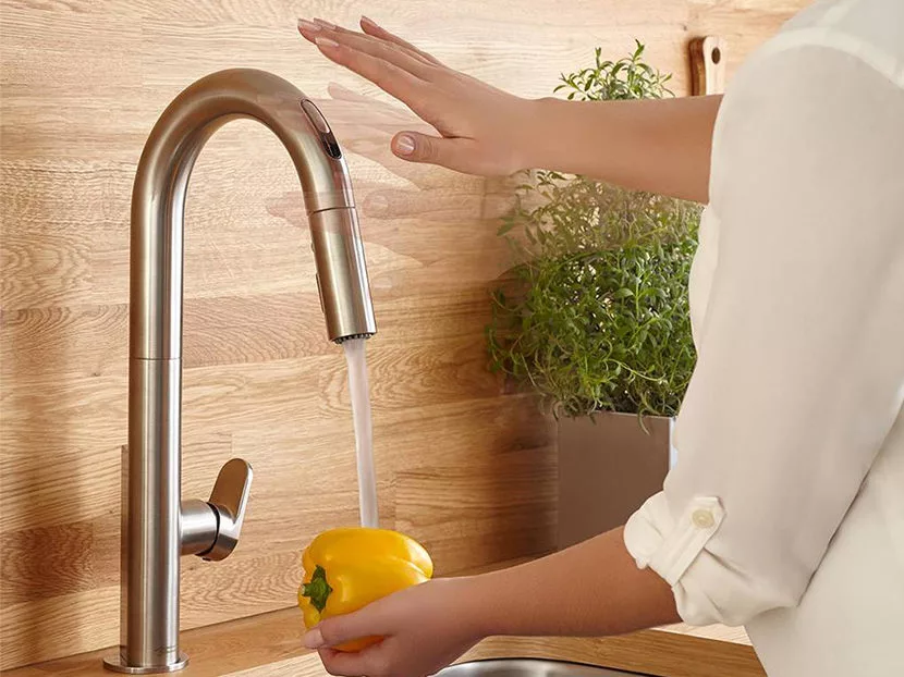 American Standard Beale Kitchen Faucet with Selectronic Hands-Free Technology