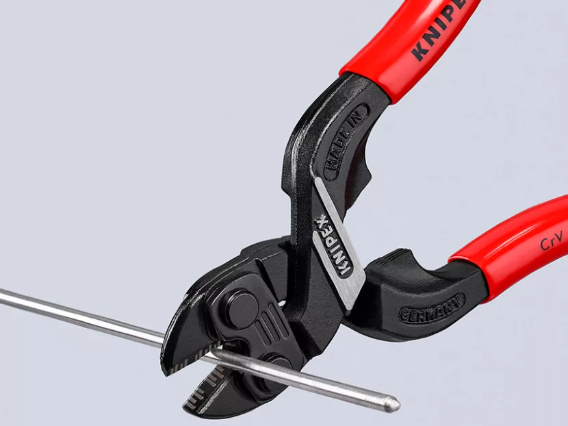 KNIPEX Tools Cobalt S Compact Bolt Cutter with Blade Recess 2