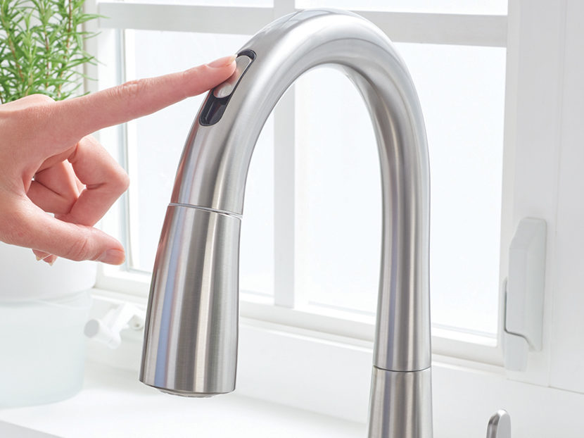 American-Standard-Avery-Touchless-Kitchen-Faucet 