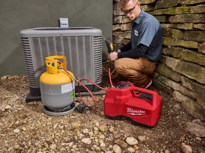 Milwaukee Tool M18TM Brushless Refrigerant Recovery Machine.jpg